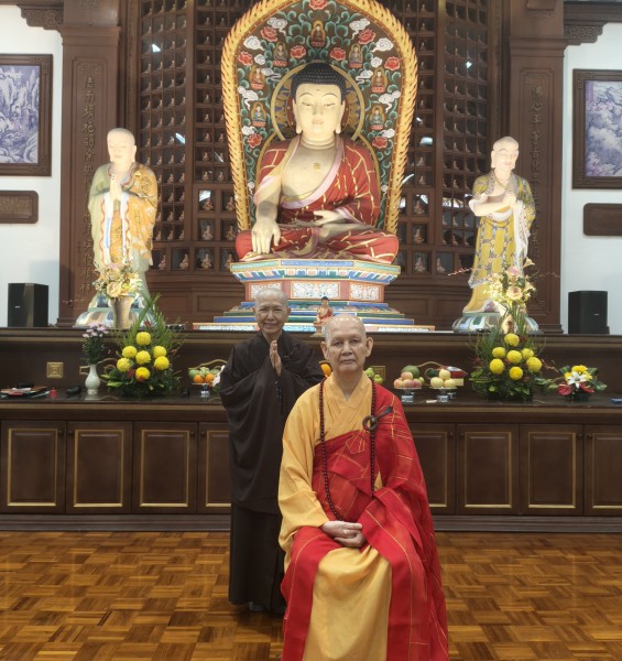 开山唯悟法师与弟子慧善法师合照